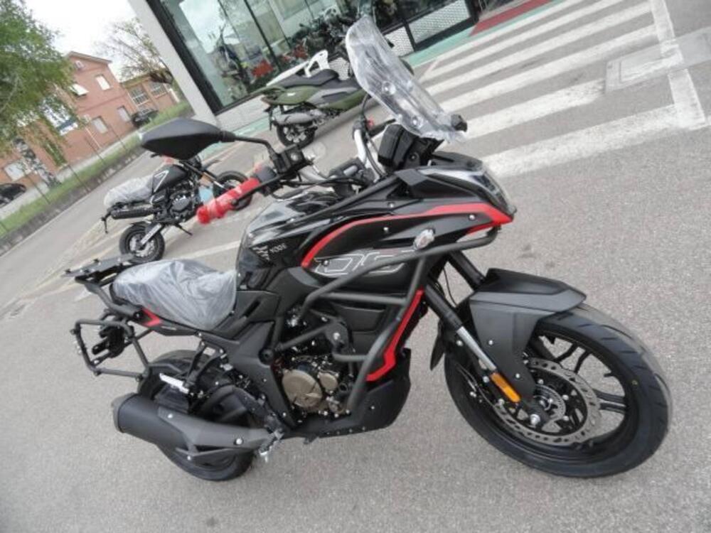 Voge Valico 300DS (2021 - 24) (2)