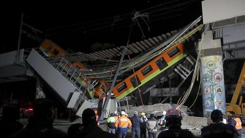 Crollo ponte metropolitana in Messico: il video della caduta