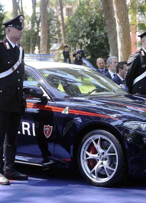 Alfa Romeo Giulia con motore Ferrari: la supercar in borghese dell&rsquo;Arma dei Carabinieri [VIDEO]
