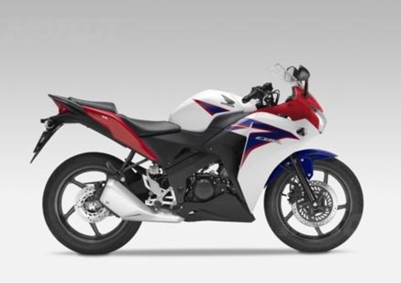 Honda CBR125R taglia il prezzo