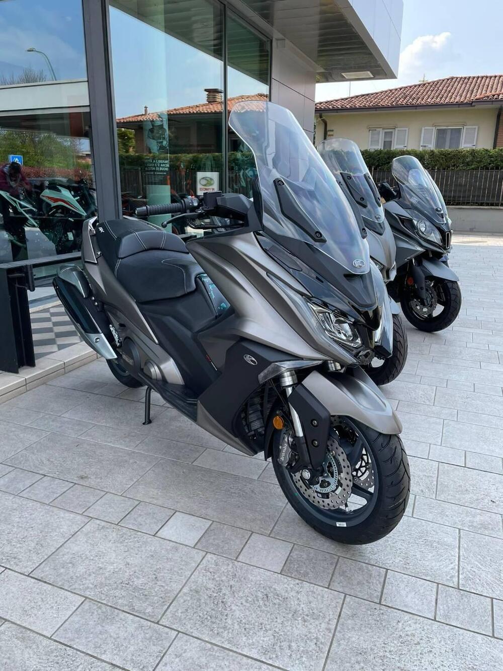 Kymco AK 550 ETS (2021 - 25) (2)