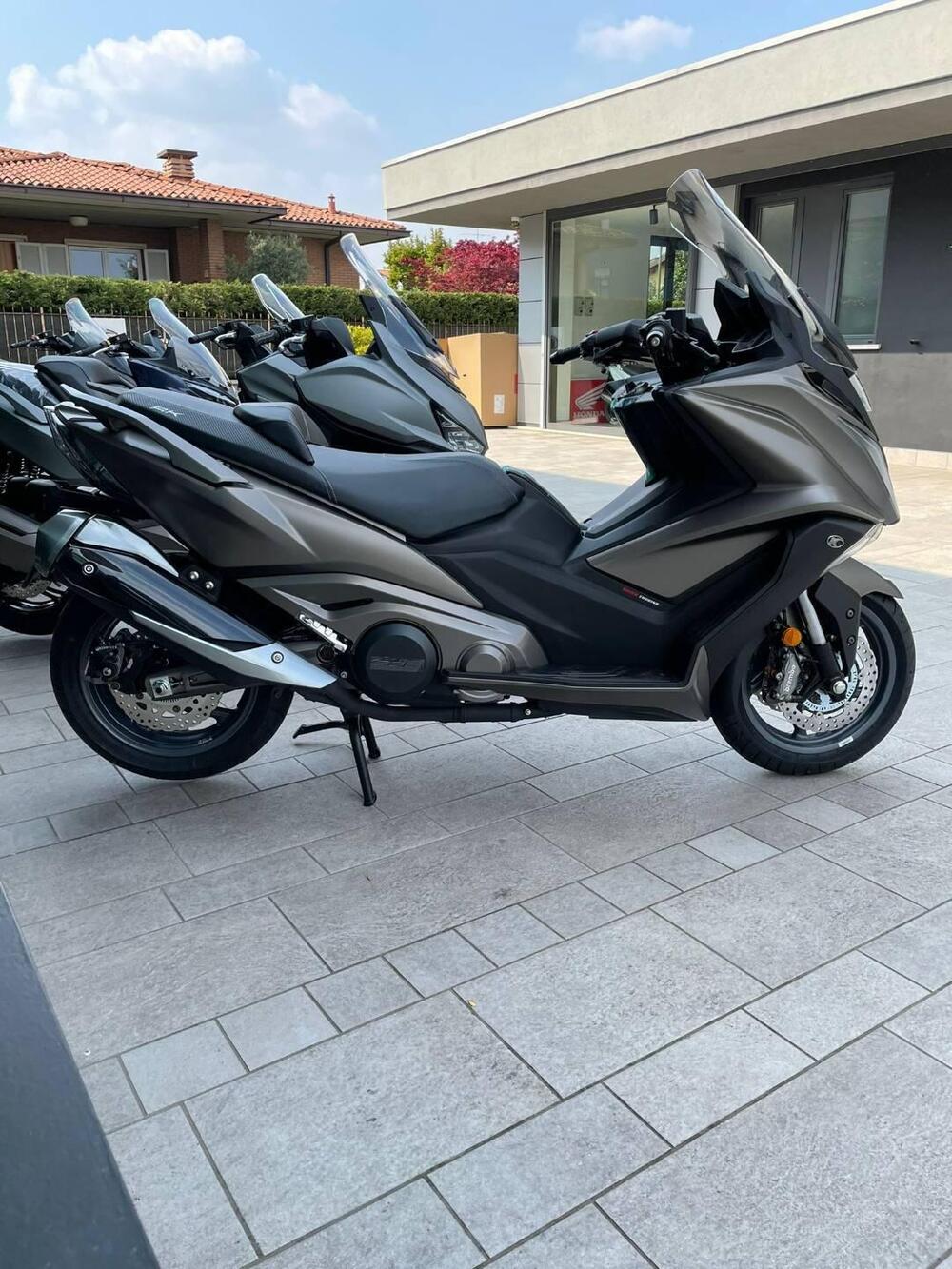 Kymco AK 550 ETS (2021 - 25) (3)