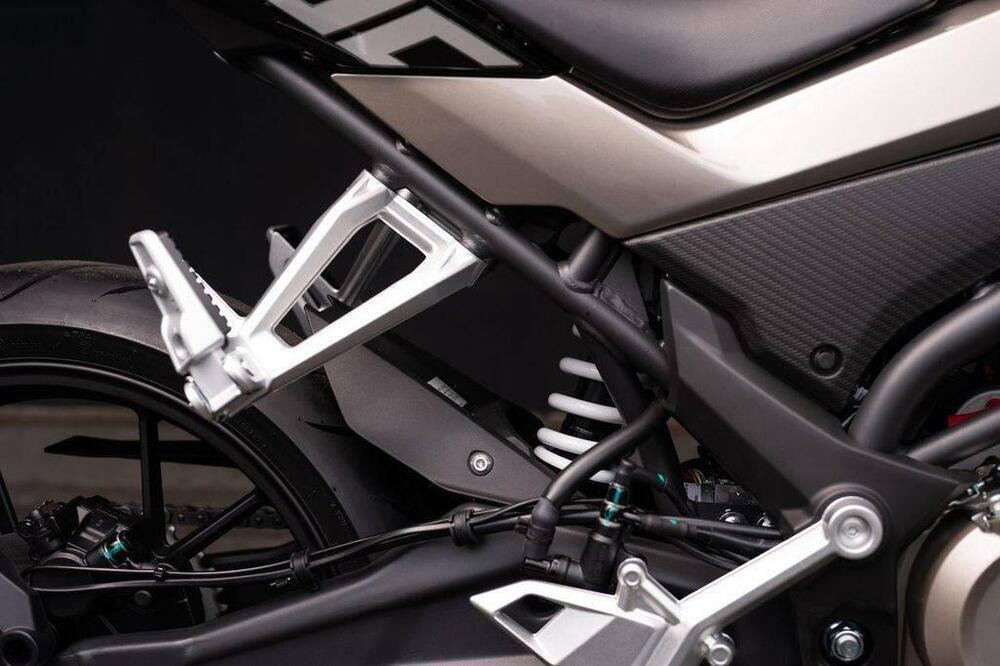 CFMOTO 300NK (2021 - 25) (6)