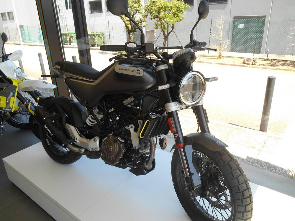 Husqvarna Svartpilen 125 (2021 - 23) (2)