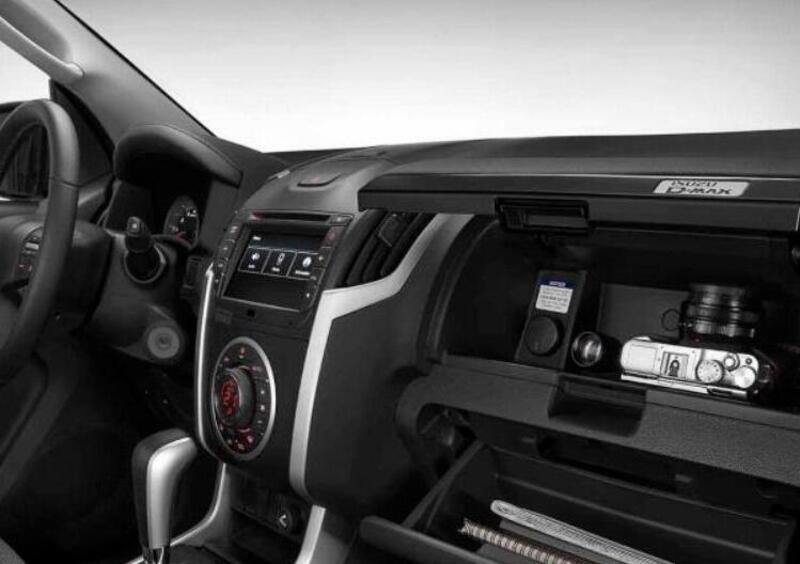 Isuzu D-Max Pick-up (2020-->>) (17)