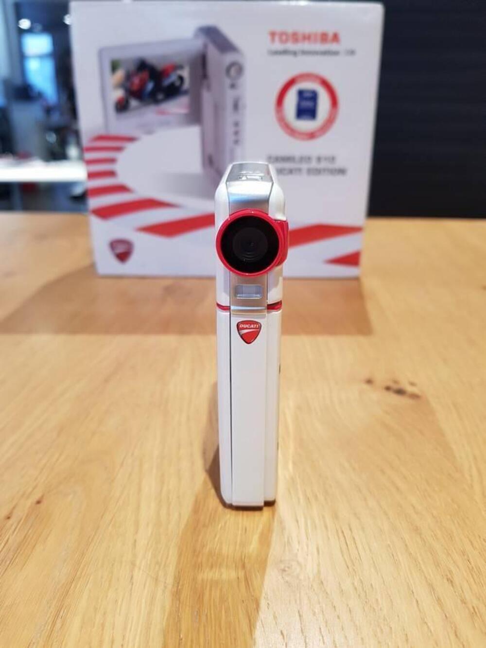 Telecamera TOSHIBA CAMILEO S10 Ducati Edition (3)
