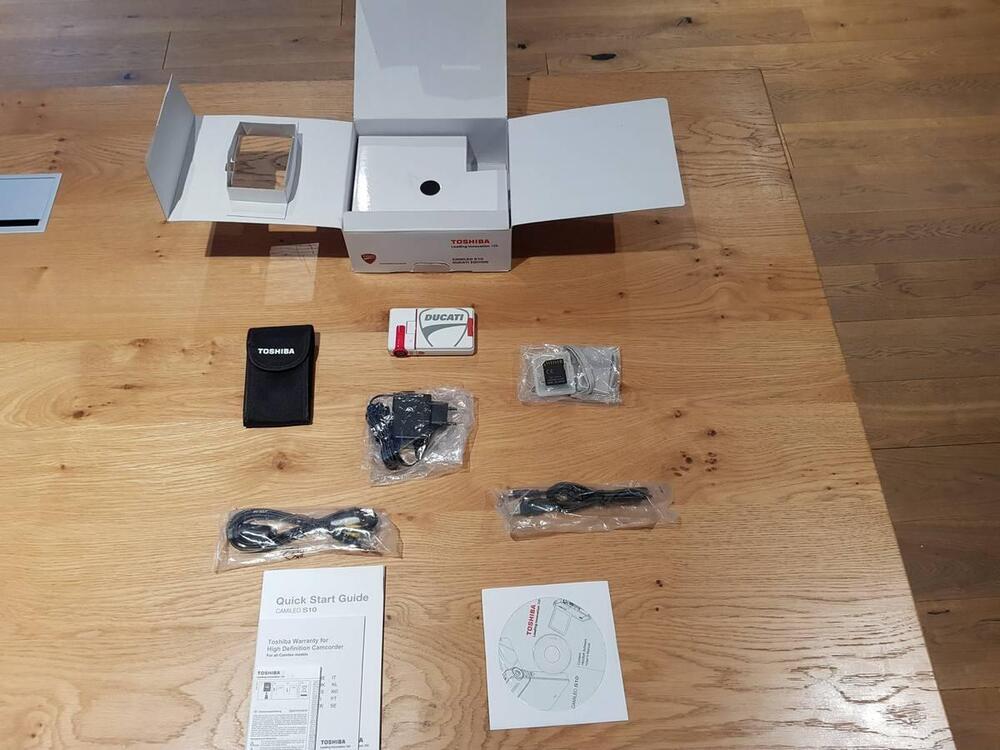Telecamera TOSHIBA CAMILEO S10 Ducati Edition (7)
