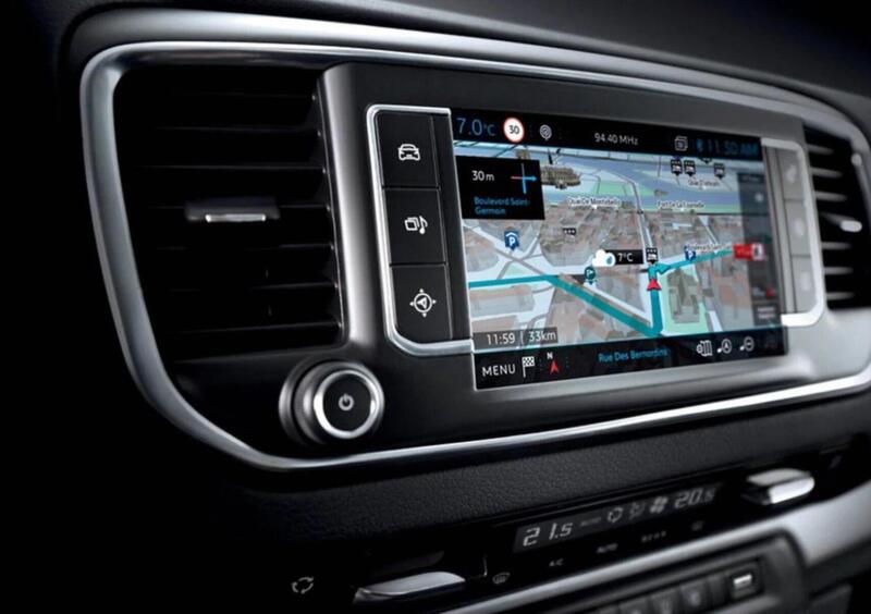 Peugeot Traveller (2016-->>) (15)