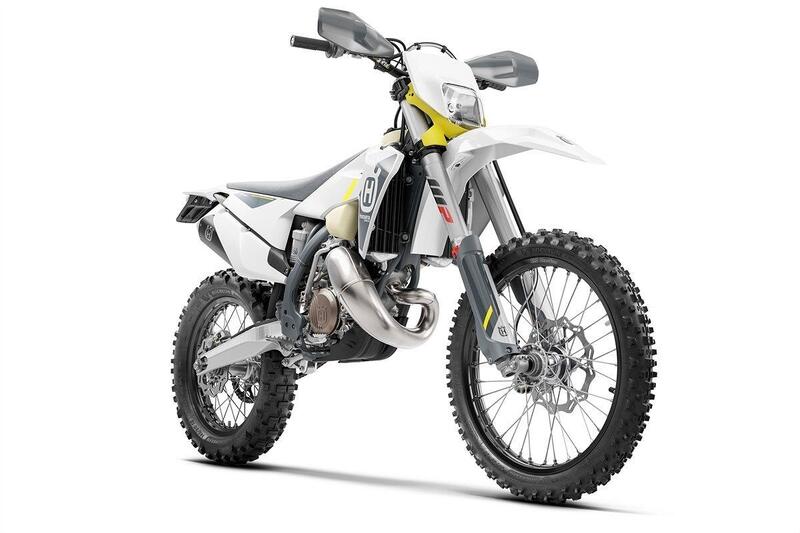 Arrivano le Husqvarna TE e FE Enduro 2022. I prezzi e le novit&agrave;