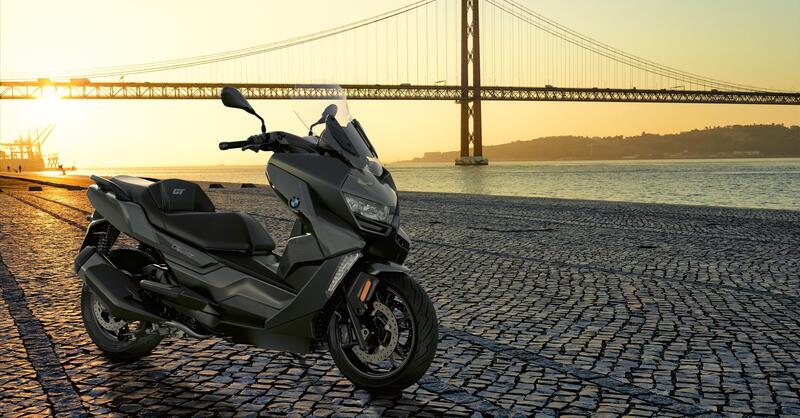 BMW C 400 X e C 400 GT insieme al leasing WHY-BUY EVO Motorrad