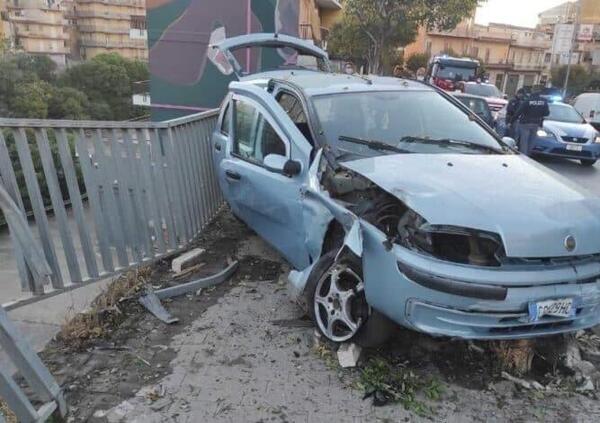 Tragedia a Ragusa: ragazzo muore dopo lo schianto in auto sotto gli occhi del padre soccorritore
