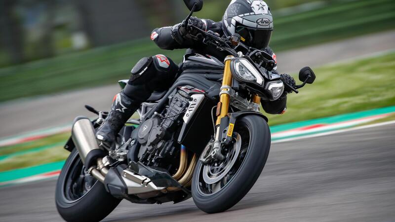 Triumph Speed Triple 1200RS TEST: il ritorno della leggenda