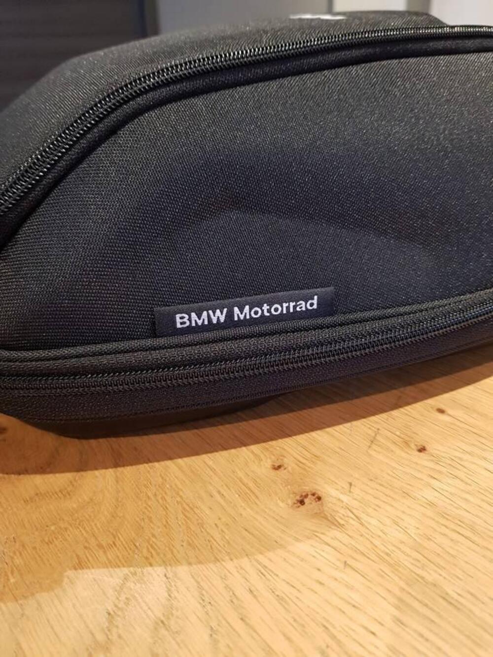 BMW BORSA DA SERBATOIO 10 LITRI (2)