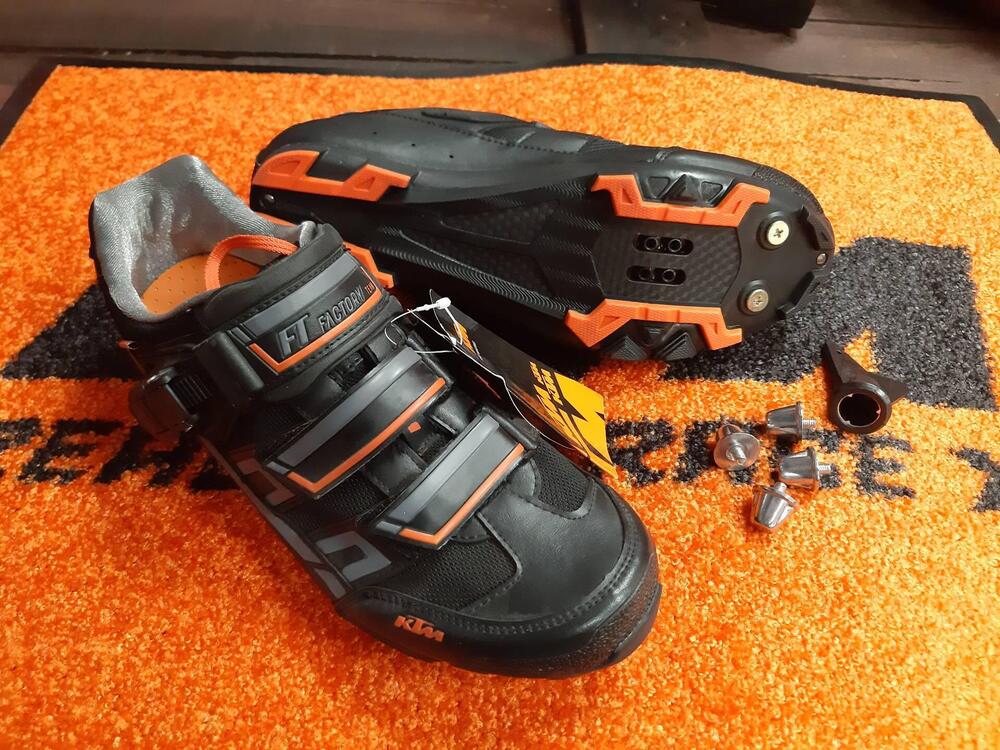 Scarpe KTM FC Factory Team specifiche MTB scontate