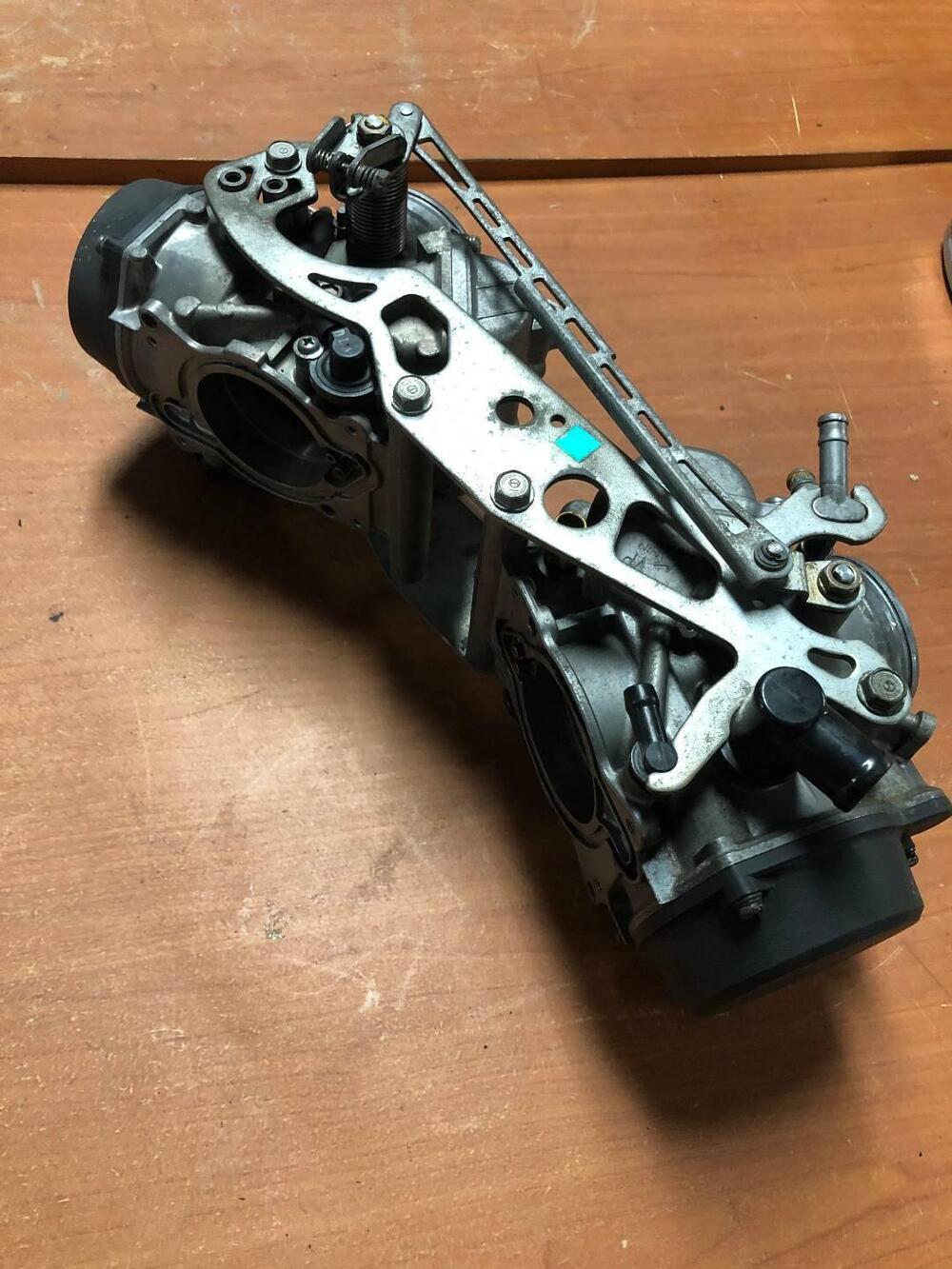 Corpo farfallato Honda VTR 1000 F '02-'06 (3)