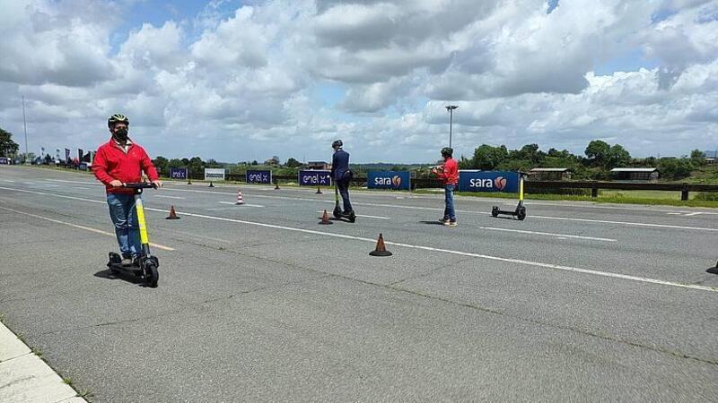 A Vallelunga il primo corso di guida sicura per monopattini