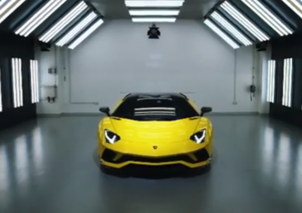 Paulo Dybala snobba la famiglia Agnelli/Elkann e si compra una Lamborghini