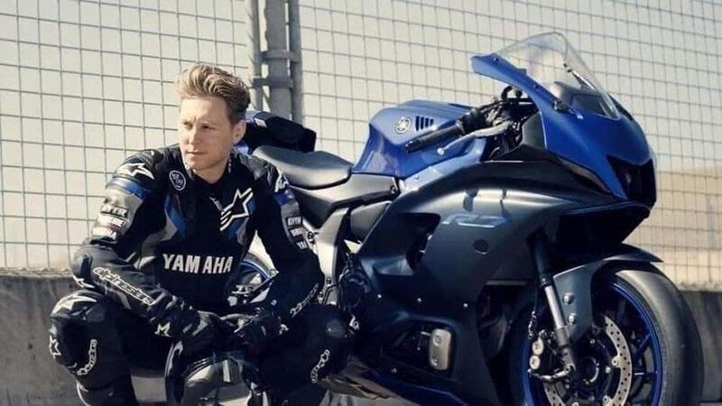 La nuova Yamaha R7 anticipata dalle foto ufficiali. Ecco come &egrave; fatta