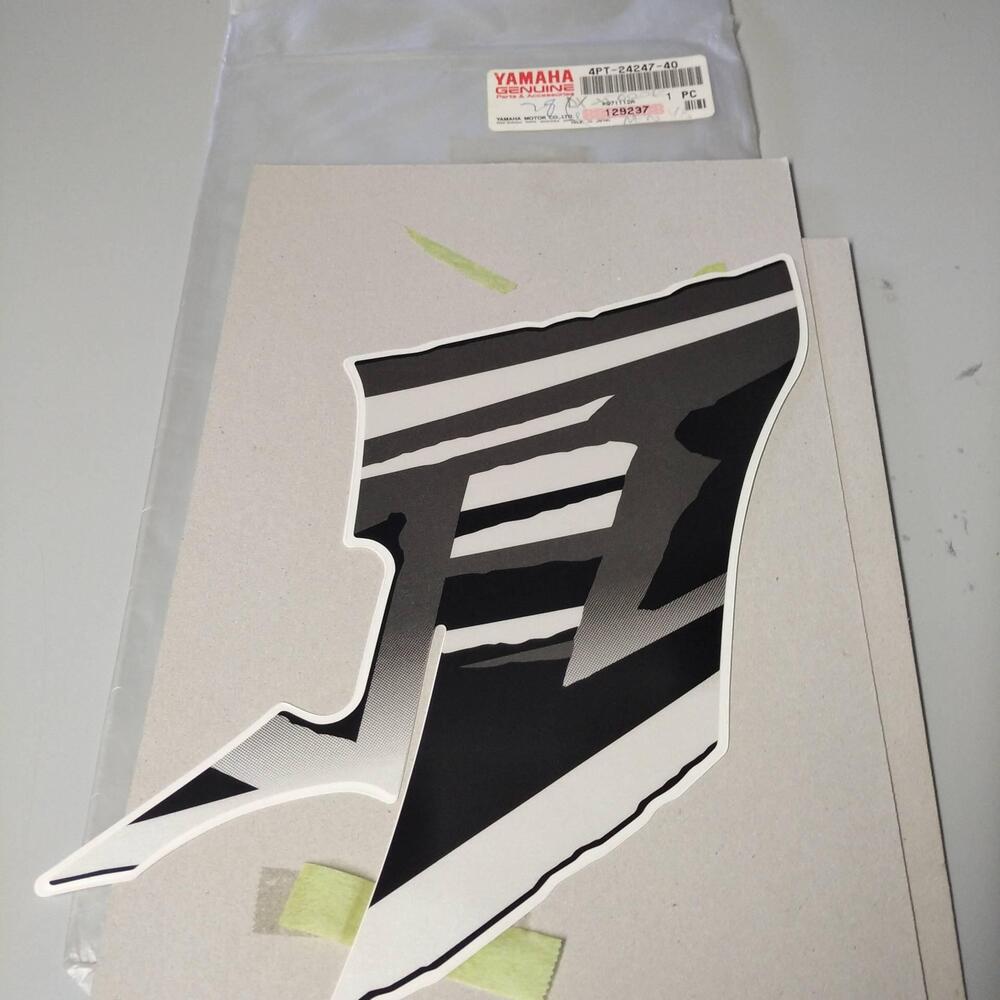 ADESIVO DX SERBATOIO YAMAHA XT600E
