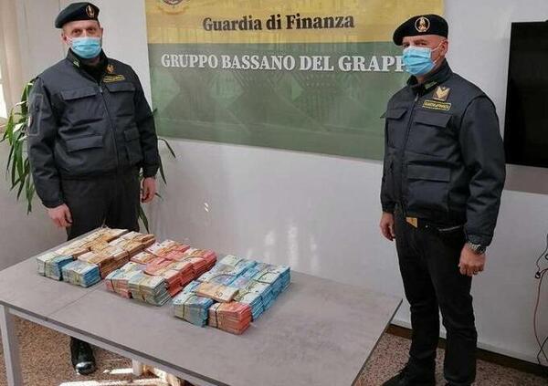 Vicenza: napoletano in trasferta dichiarava reddito zero, ma nascondeva 368mila Euro nella Mercedes