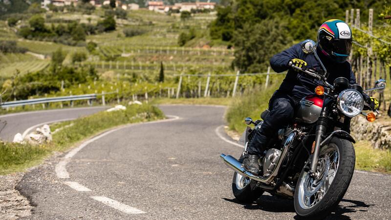 Triumph Bonneville T100, T120, Street Twin 2021 TEST: Euro 5 e pi&ugrave; cavalli