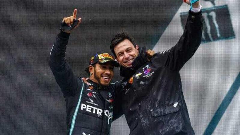 F1, Hamilton: &quot;La Formula 1 &egrave; diventata un club per bambini miliardari&quot;