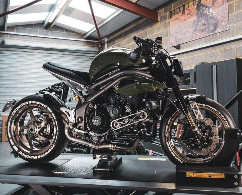 Una Speed Triple 1050 RS di THM dotata di compressore