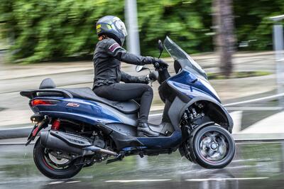 Piaggio MP3 400 HPE contro il meteo parigino!