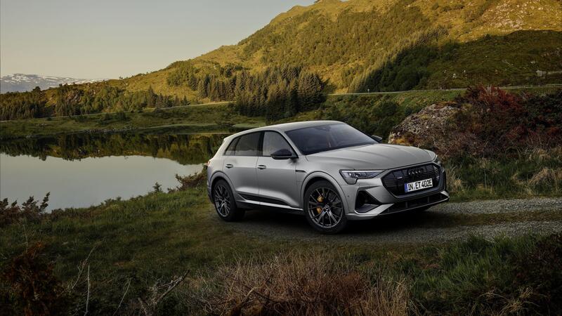 Audi&nbsp;e-tron&nbsp;S Line Black Edition: elettrica, sportiva e decisamente aggressiva