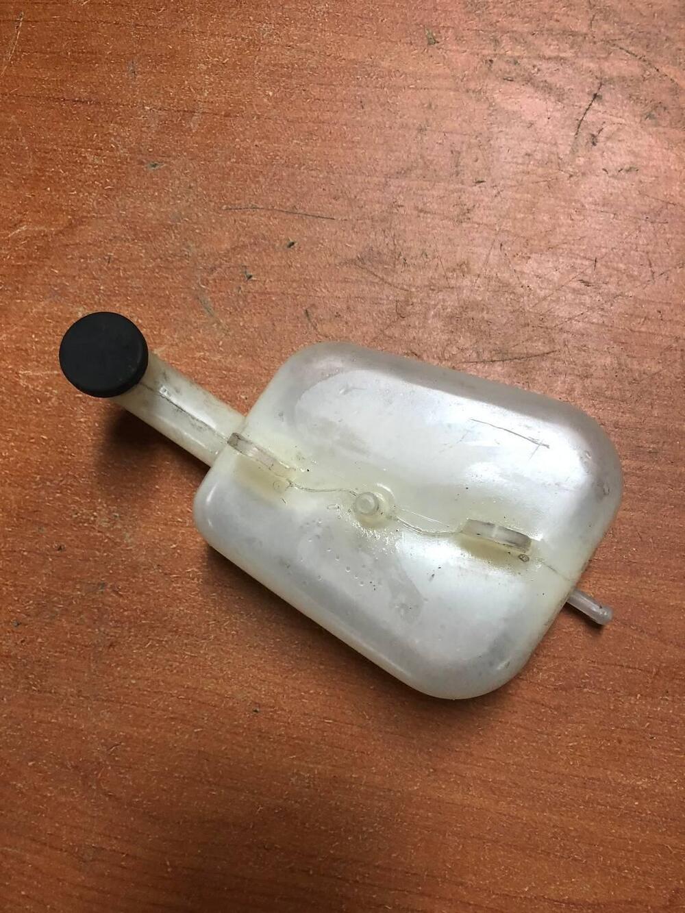 Vaschetta liquido radiatore Burgman 400 '03-'05 Suzuki (3)