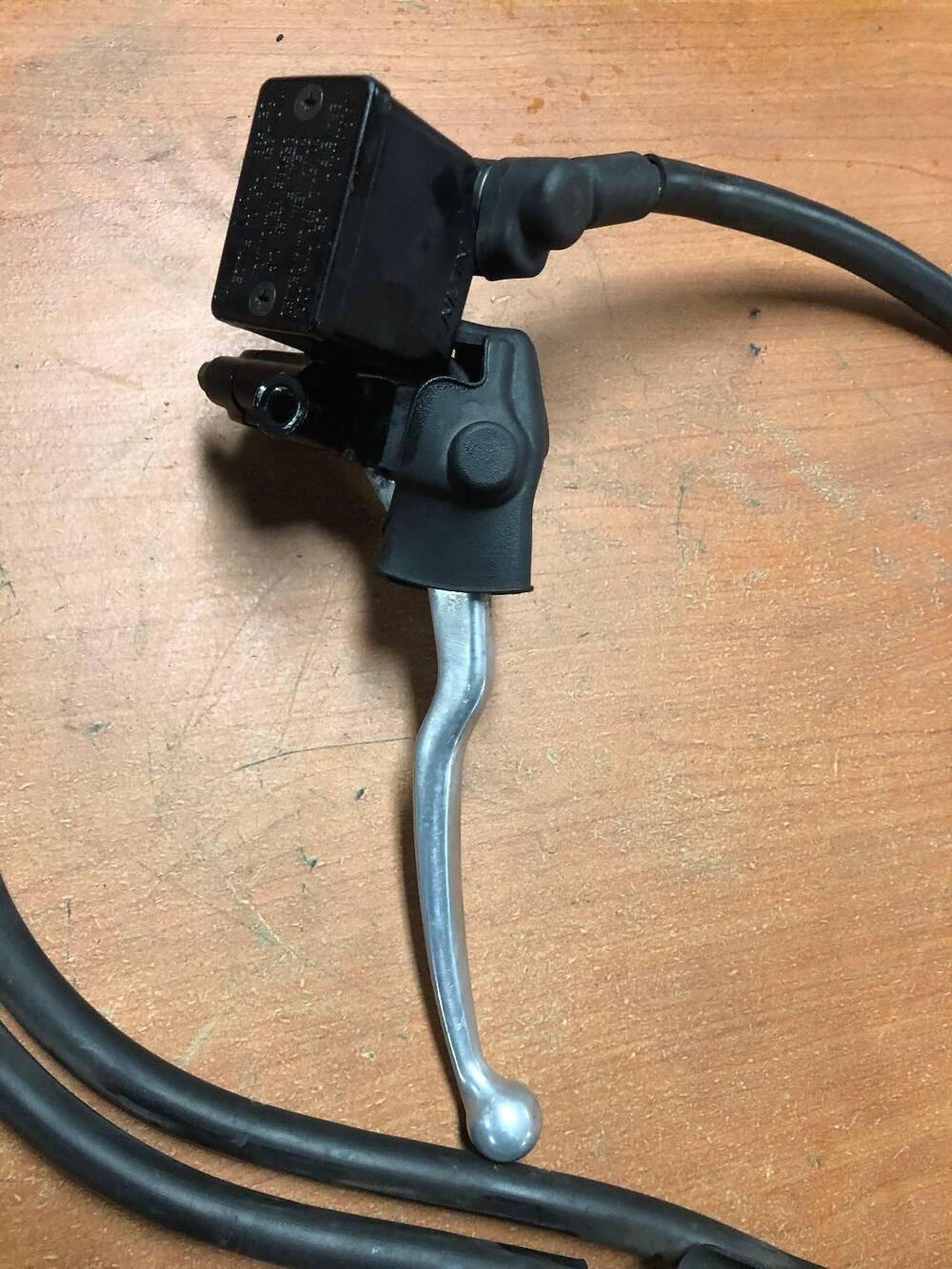 Pompa freno anteriore Suzuki Burgman 400 '03-'05 (3)