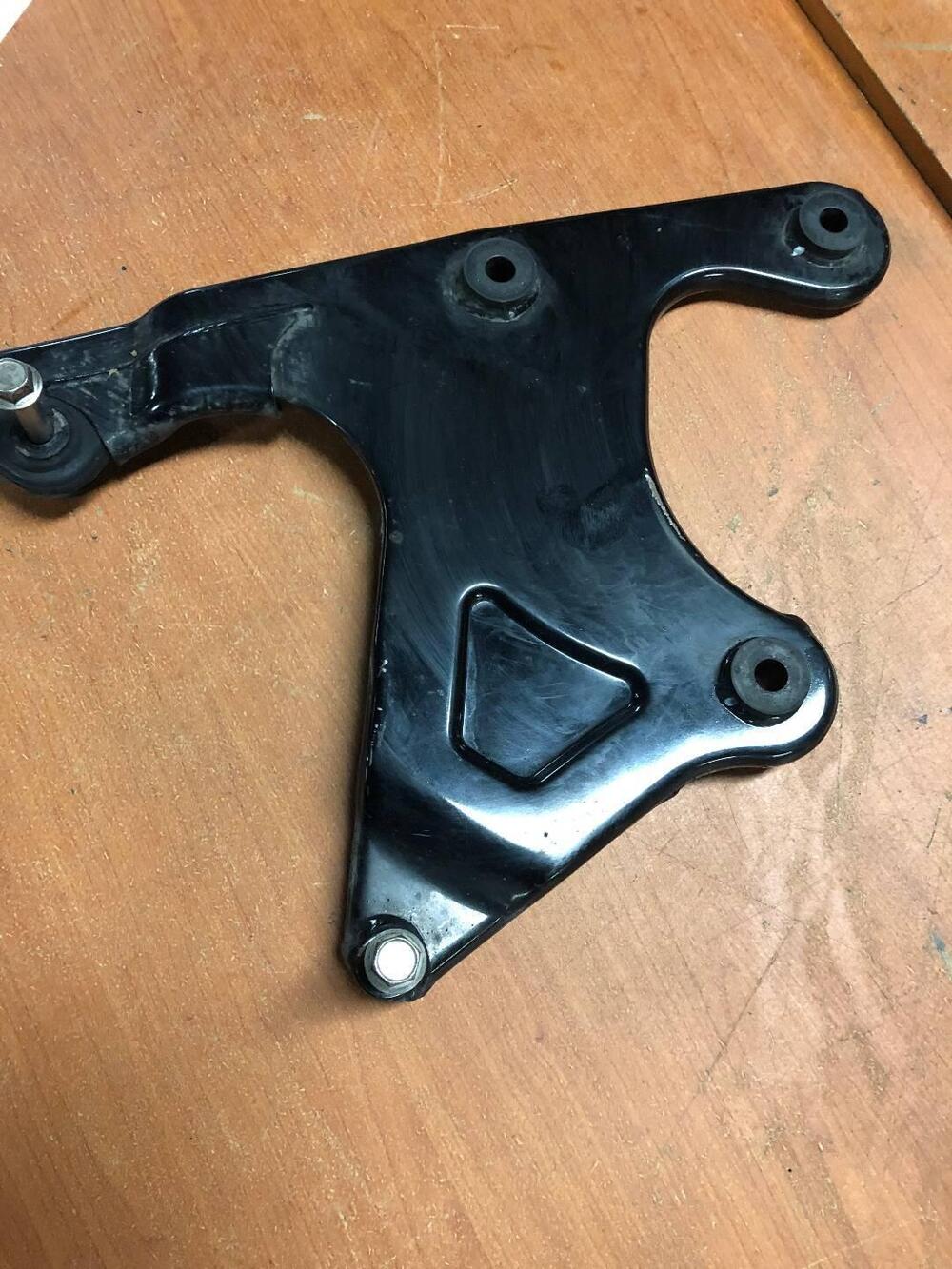 Supporto terminale di scarico Burgman '03-'05 Suzuki (3)