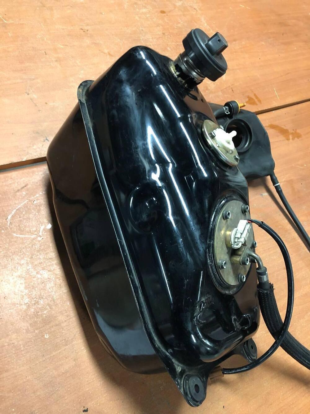 Serbatoio con pompa Suzuki Burgman 400 '03-'05 (3)