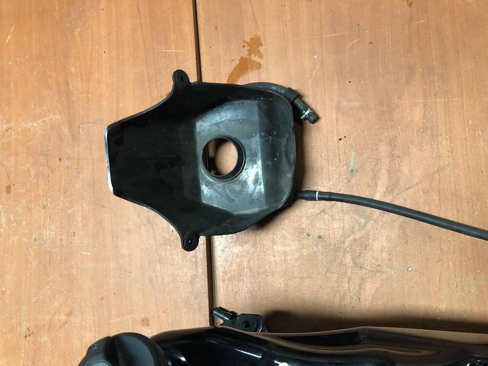 Serbatoio con pompa Suzuki Burgman 400 '03-'05 (4)