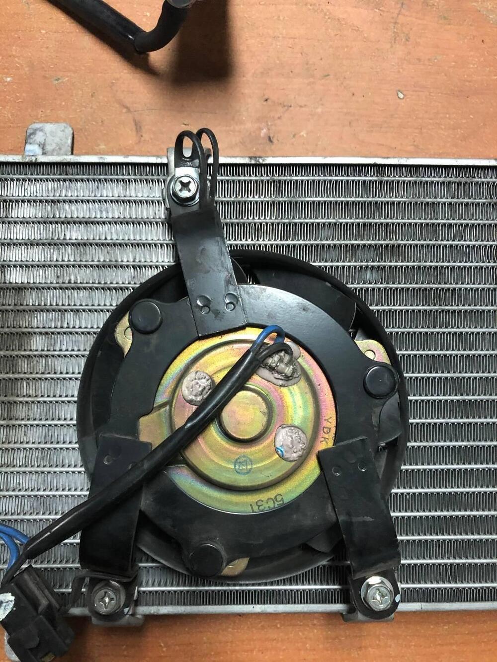 Radiatore con ventola Suzuki Burgman 400 '03-'05 (3)