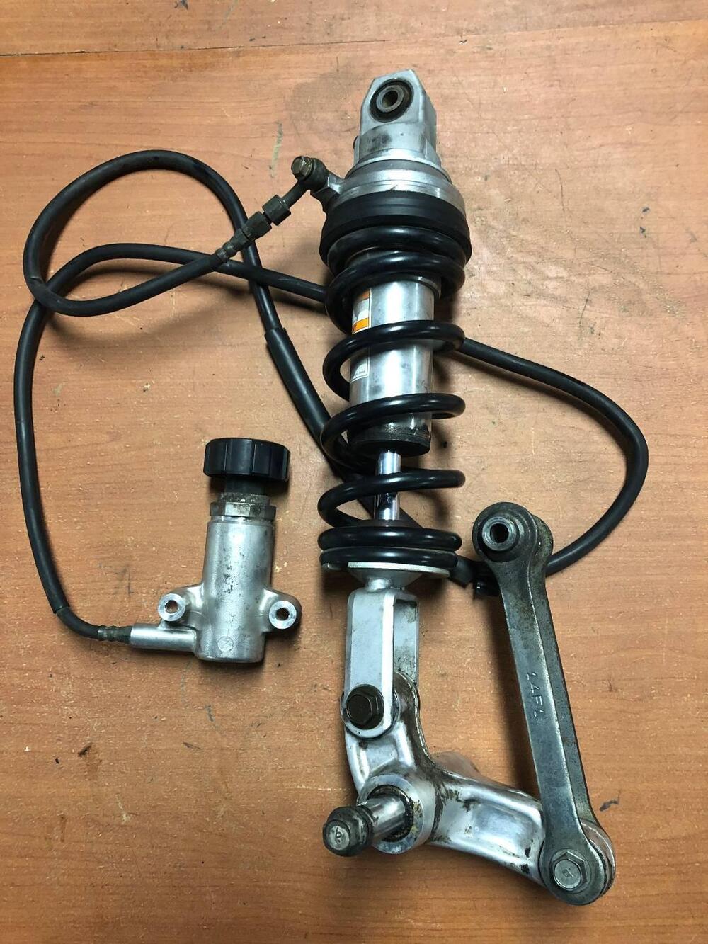 Ammortizzatore posteriore Burgman 400 '03-'05 Suzuki (2)