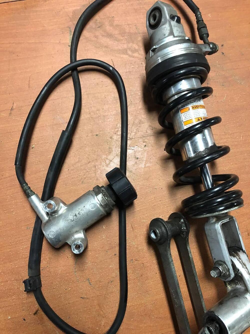 Ammortizzatore posteriore Burgman 400 '03-'05 Suzuki (3)