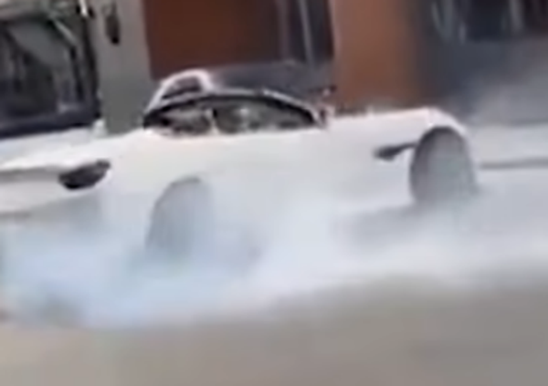 Burnout con la Ferrari Portofino, ma c&#039;era la polizia nei paraggi [VIDEO]