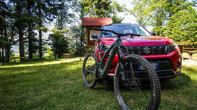 Con Suzuki Vitara ibrida alle World E-Bike Series, Eccoci al campo di gara [video]