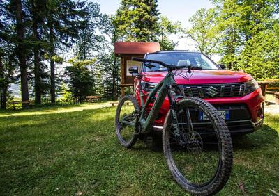 Con Suzuki Vitara ibrida alle World E-Bike Series, Eccoci al campo di gara [video]