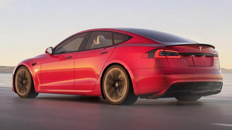 Tesla Model S, Elon Musk cancella la versione Plaid+