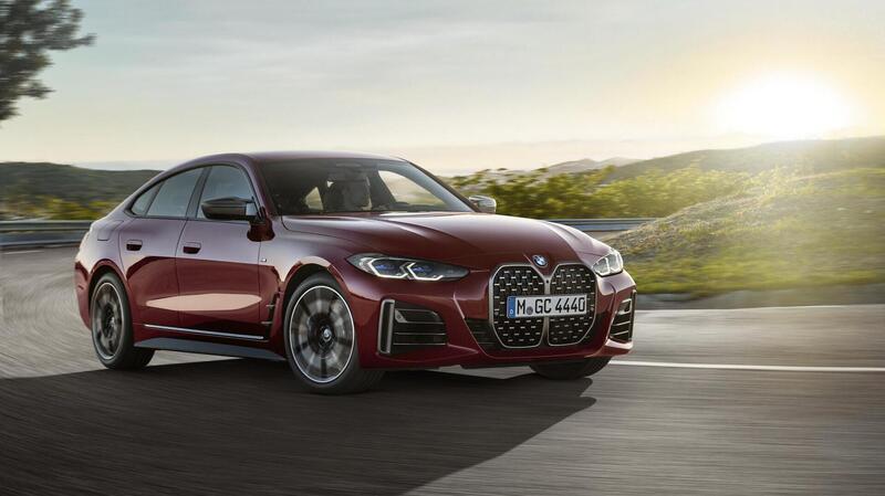 Nuova BMW Serie 4 Gran Coup&eacute; 2022, crescono doppio rene e spazio a bordo