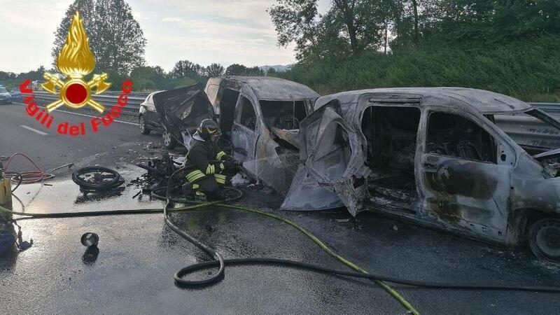 Brescia: maxi-tamponamento sulla A4. Due auto in fiamme