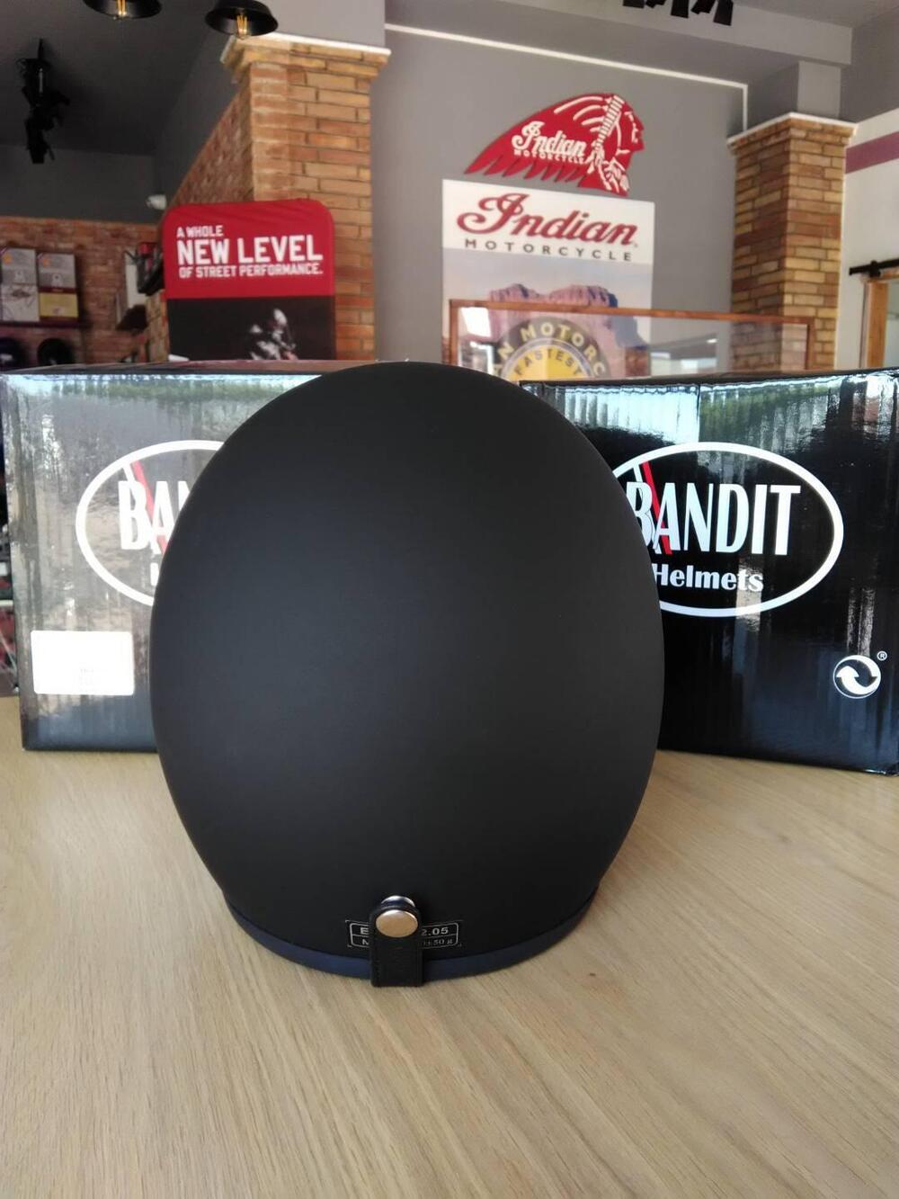 Casco Bandit Dull (2)