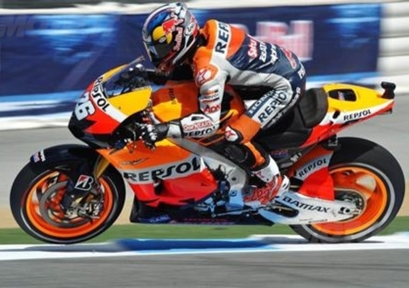 Pedrosa con la clavicola rotta: ha corso cos&igrave; a Laguna