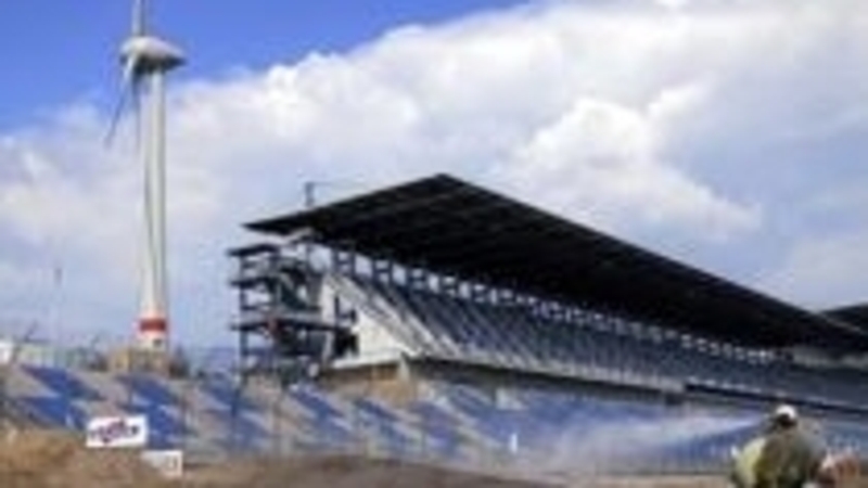 MX. Il Lausitzring accoglie la carovana iridata in stile Supercross