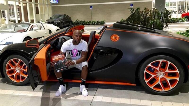 Il regalone di Floyd Mayweather: auto extralusso a tutto il suo staff