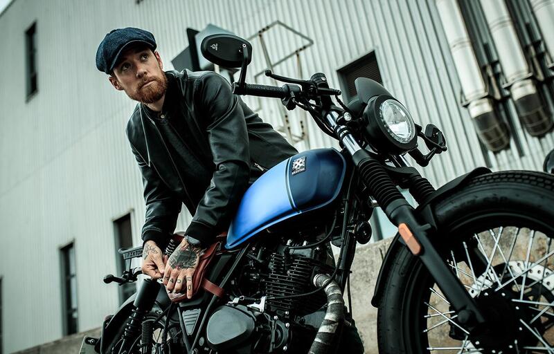 Brixton Rayburn 125. Un po&#039; caf&eacute; racer, un po&#039; bobber