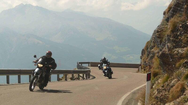 Val di Zoldo, residenti protestano contro la velocit&agrave; delle moto