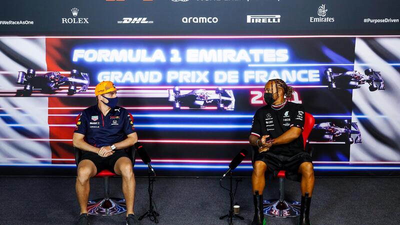 Formula 1, Scontro Verstappen-Hamilton in conferenza stampa sulle gomme Pirelli